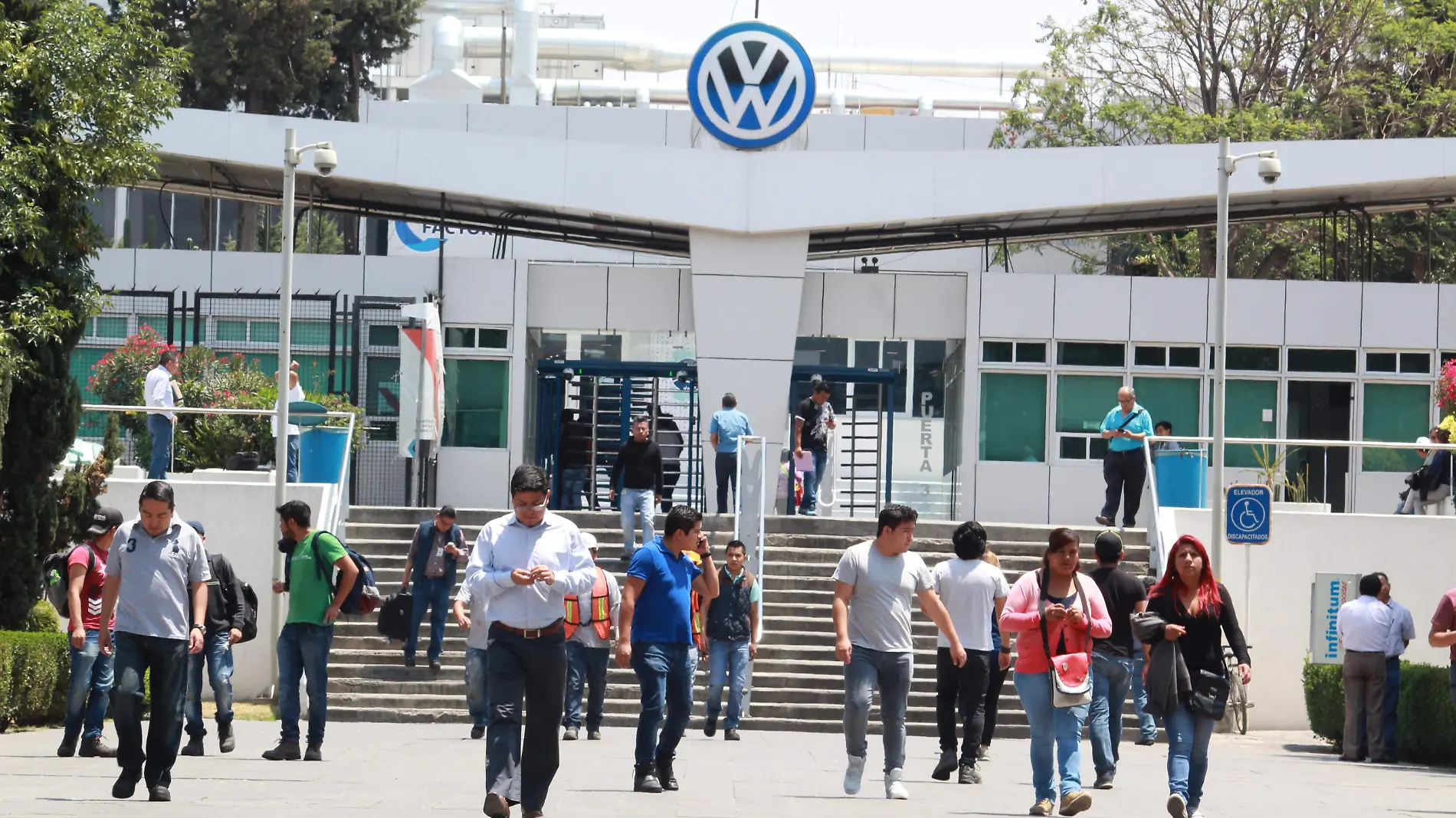 HISTORIA 9 TRABAJADORES VOLKSWAGEN (3)